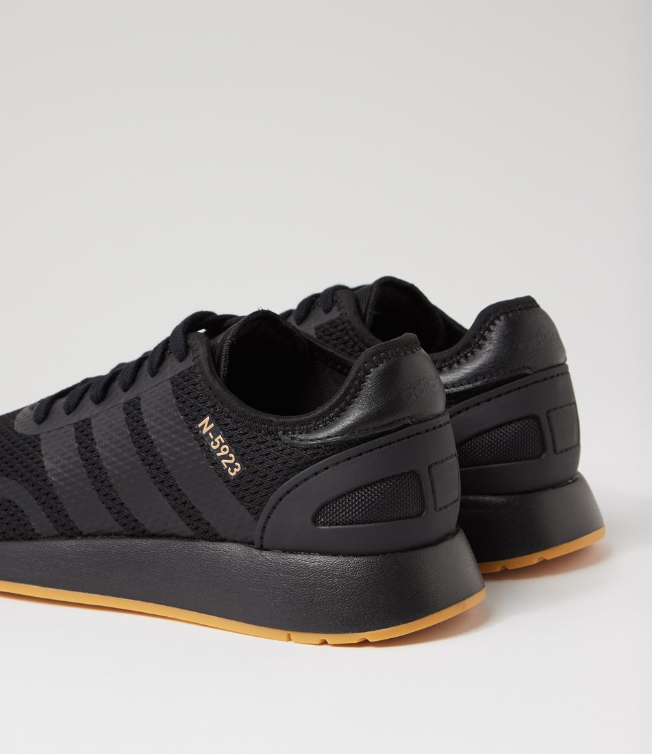 N 5923 M Black Gum Fabric Sneakers