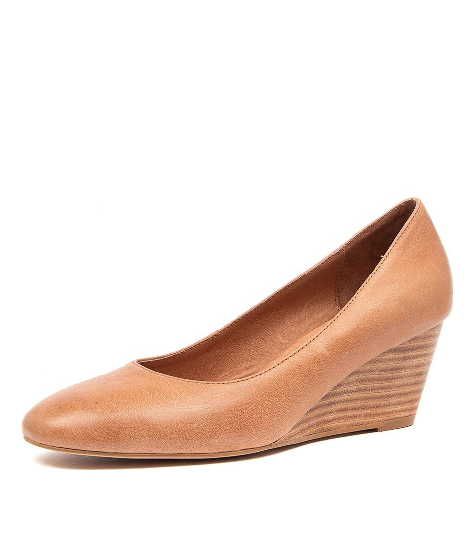 Lespie Tan Leather