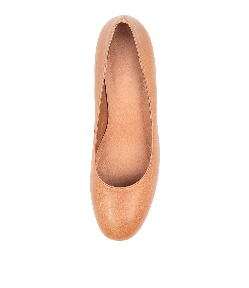 Lespie Tan Leather