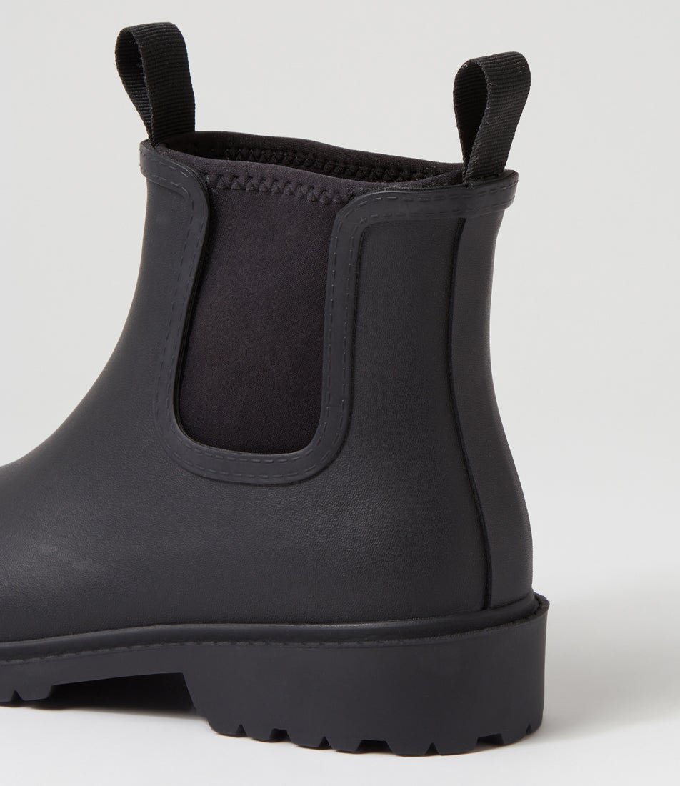 Splashy Black Gumboots