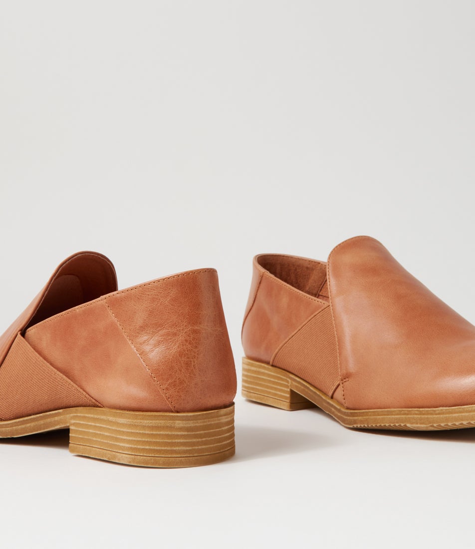 Kefect Tan Leather Flat Shoes