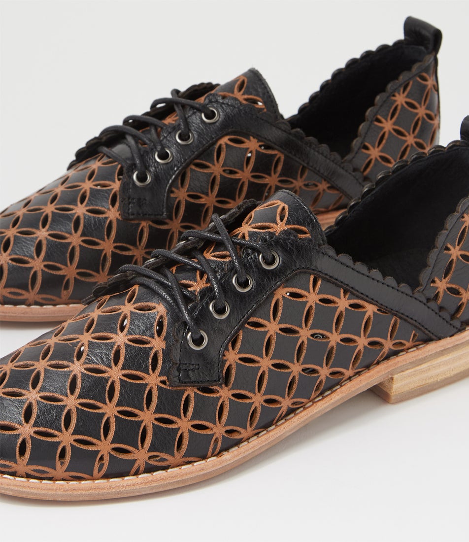 Allosier Black Tan Leather Lace Up Flats