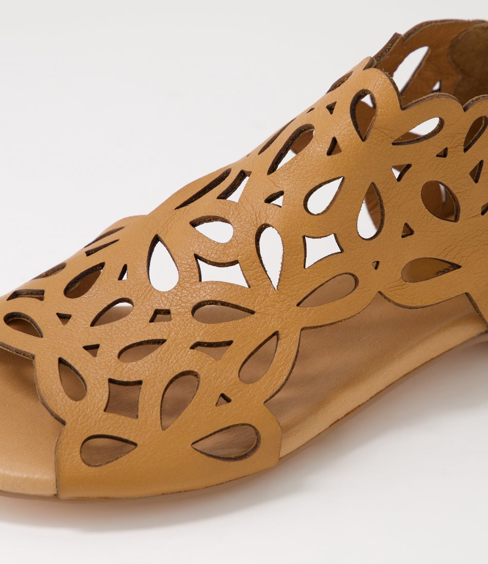 Pietro Tan Leather Sandals