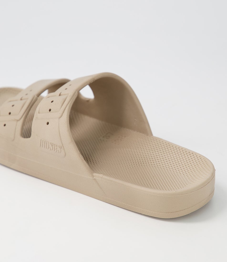 Slides W Smoke Slides
