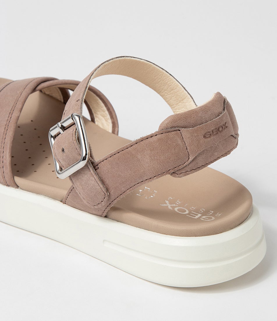 D Xand 2s B Desert Nubuck Sandals