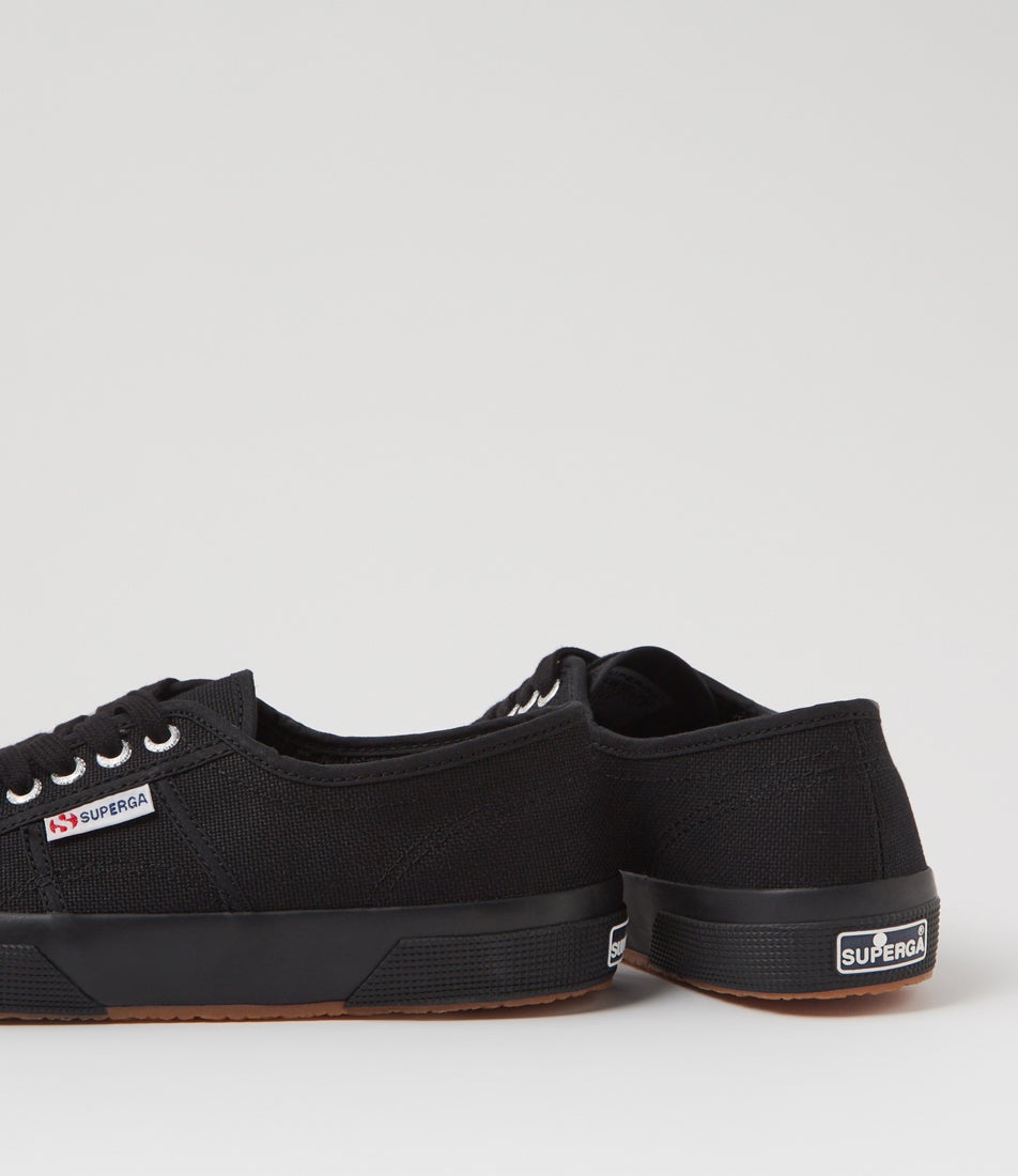 2750 Cotu Classic Black Canvas Sneakers