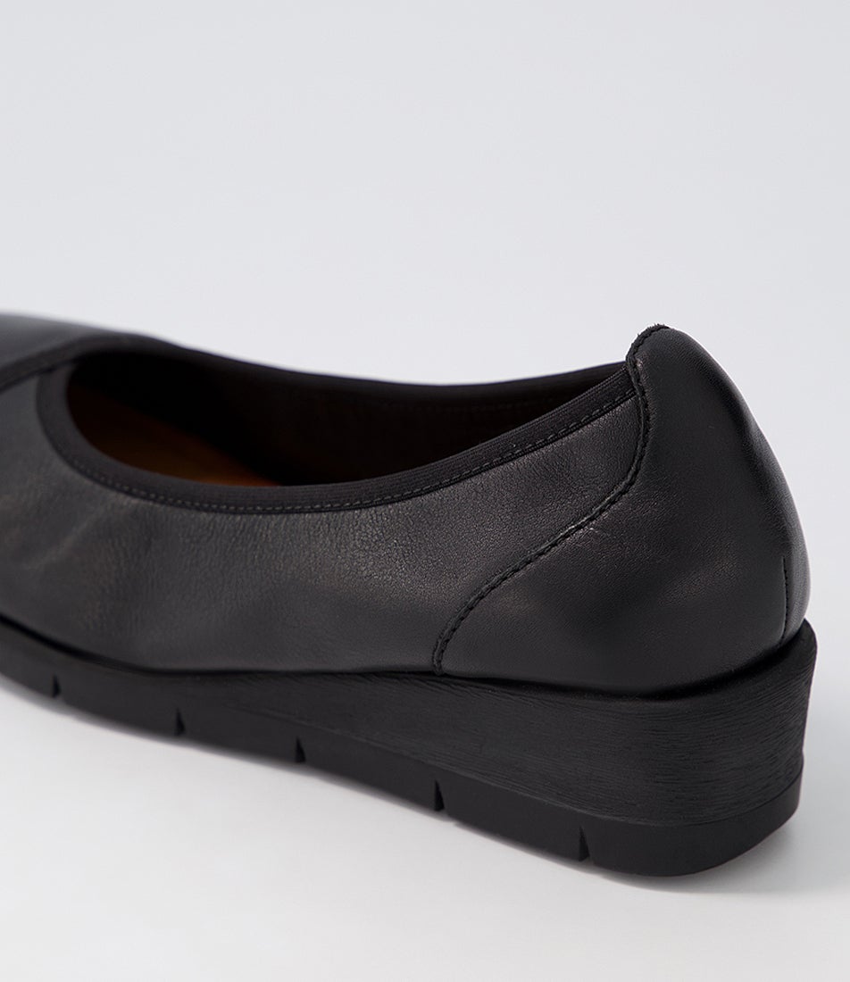 Mexxi Black Leather Wedges