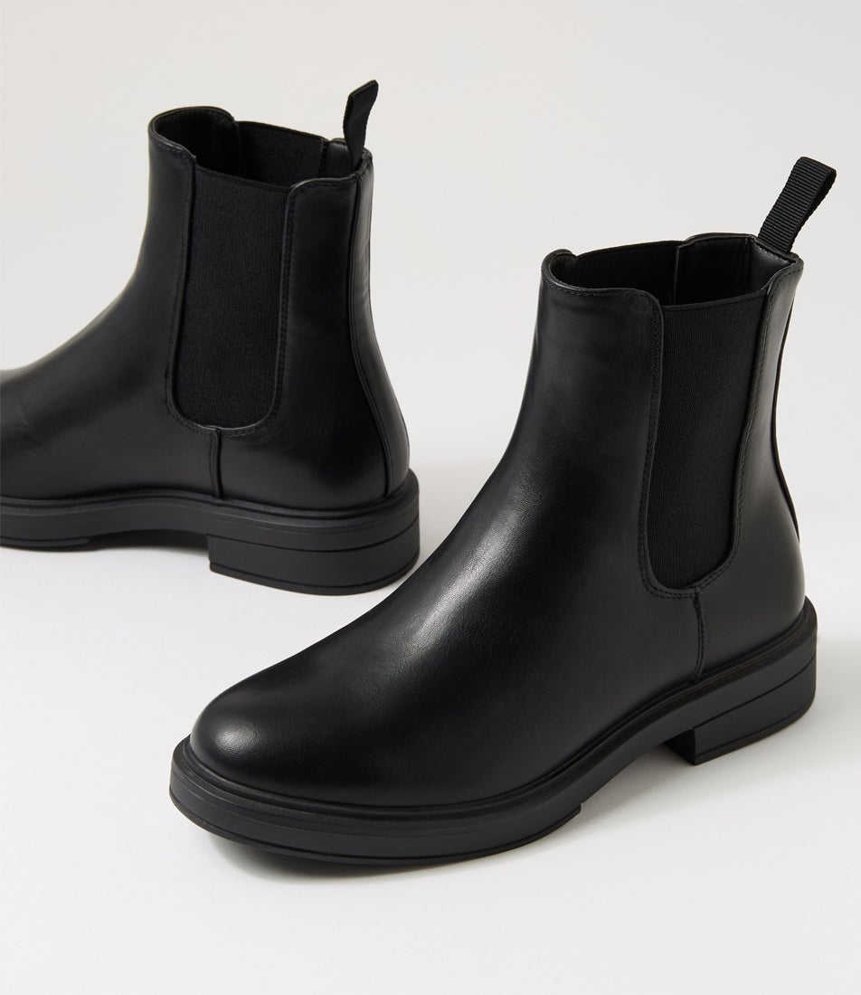 Bayse Black Chelsea Boots
