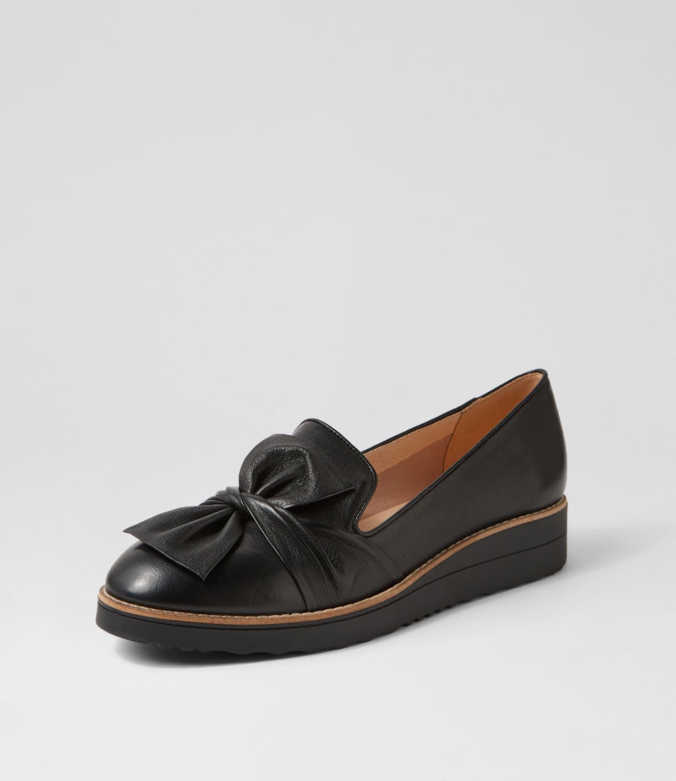Oclem Black Leather Flat Shoes