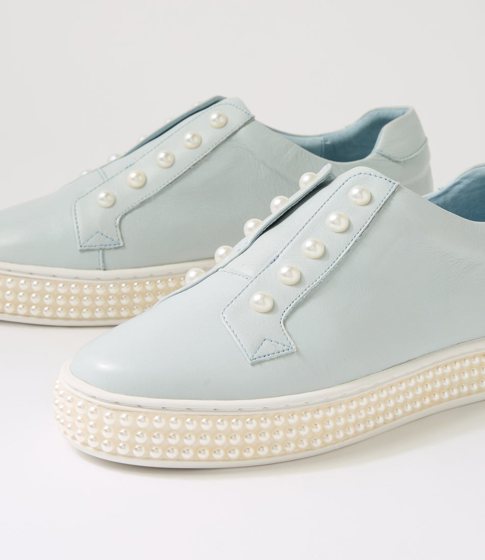 Quempo Pale Blue Leather Sneakers