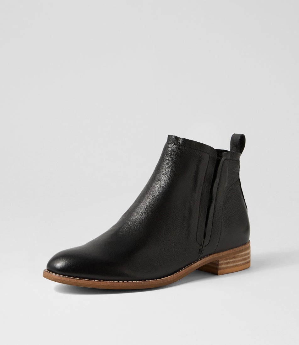 Cangos Black Natural Leather Ankle Boots