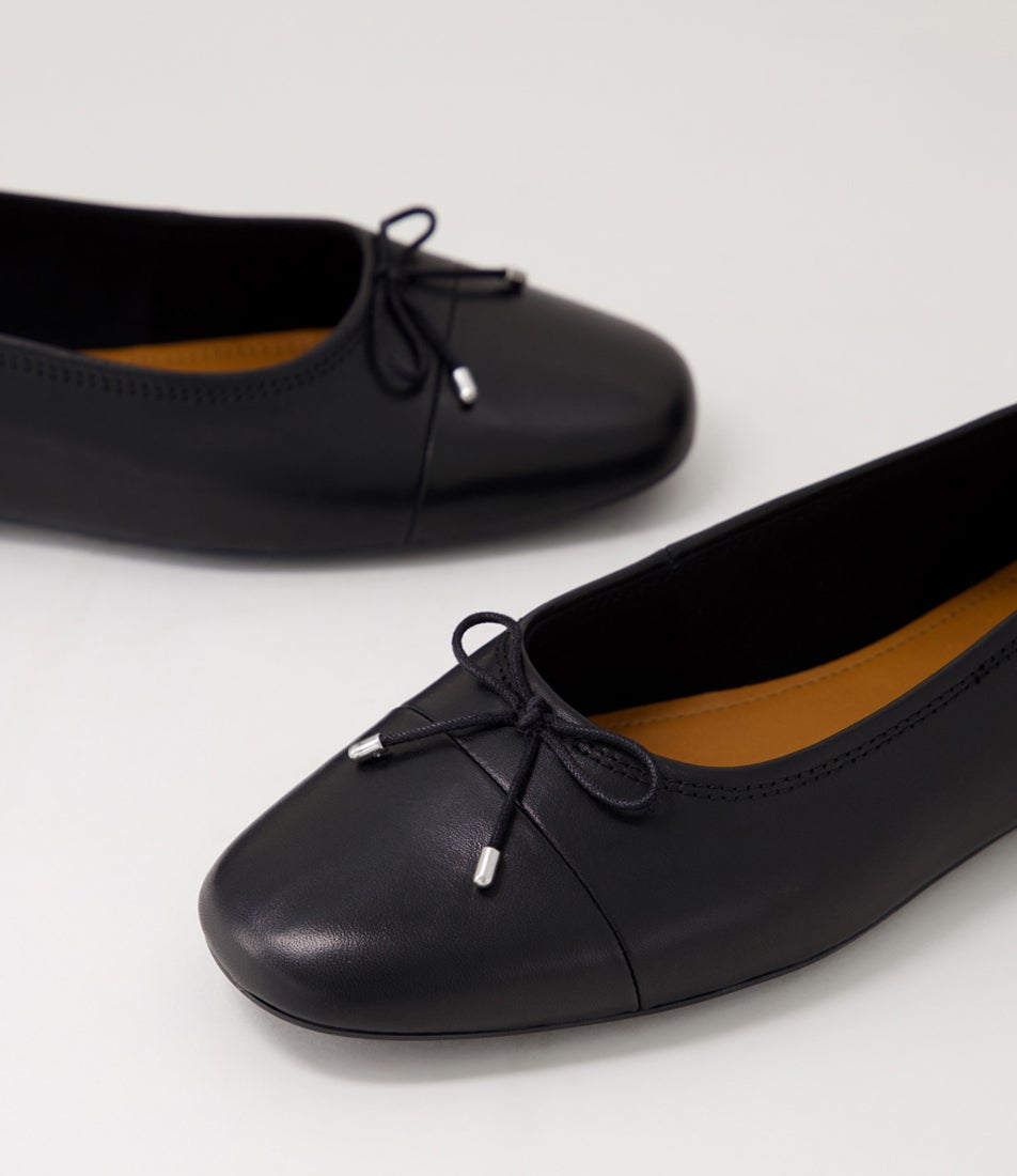 Jolin Black Leather Ballet Flats