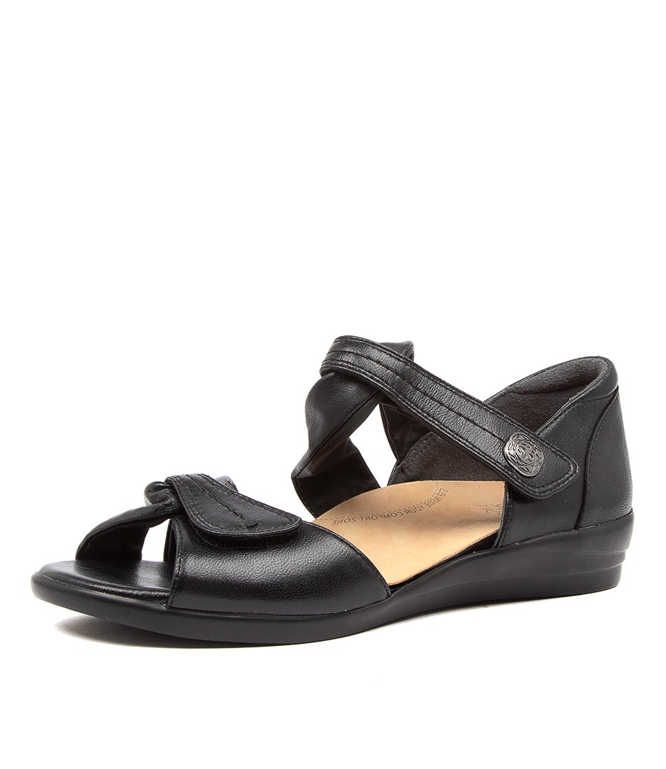 Doxie W Black Leather