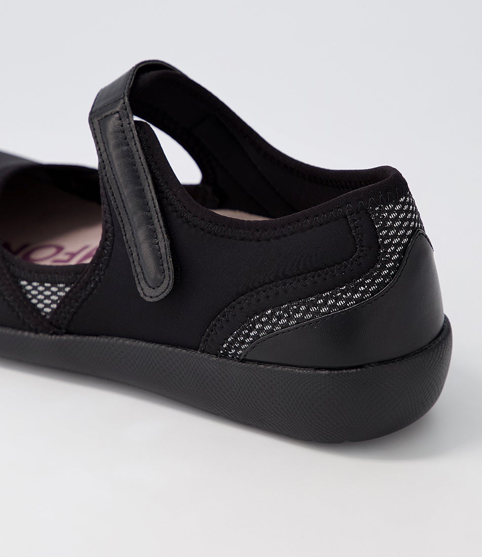 Ushery Xf Black Neoprene Sneakers