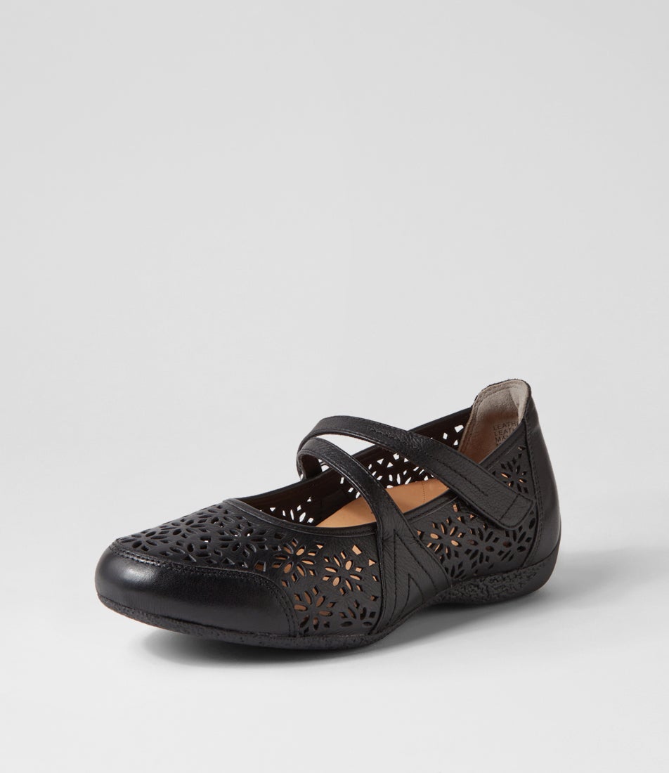 Xoddie W Black Leather Flat Shoes