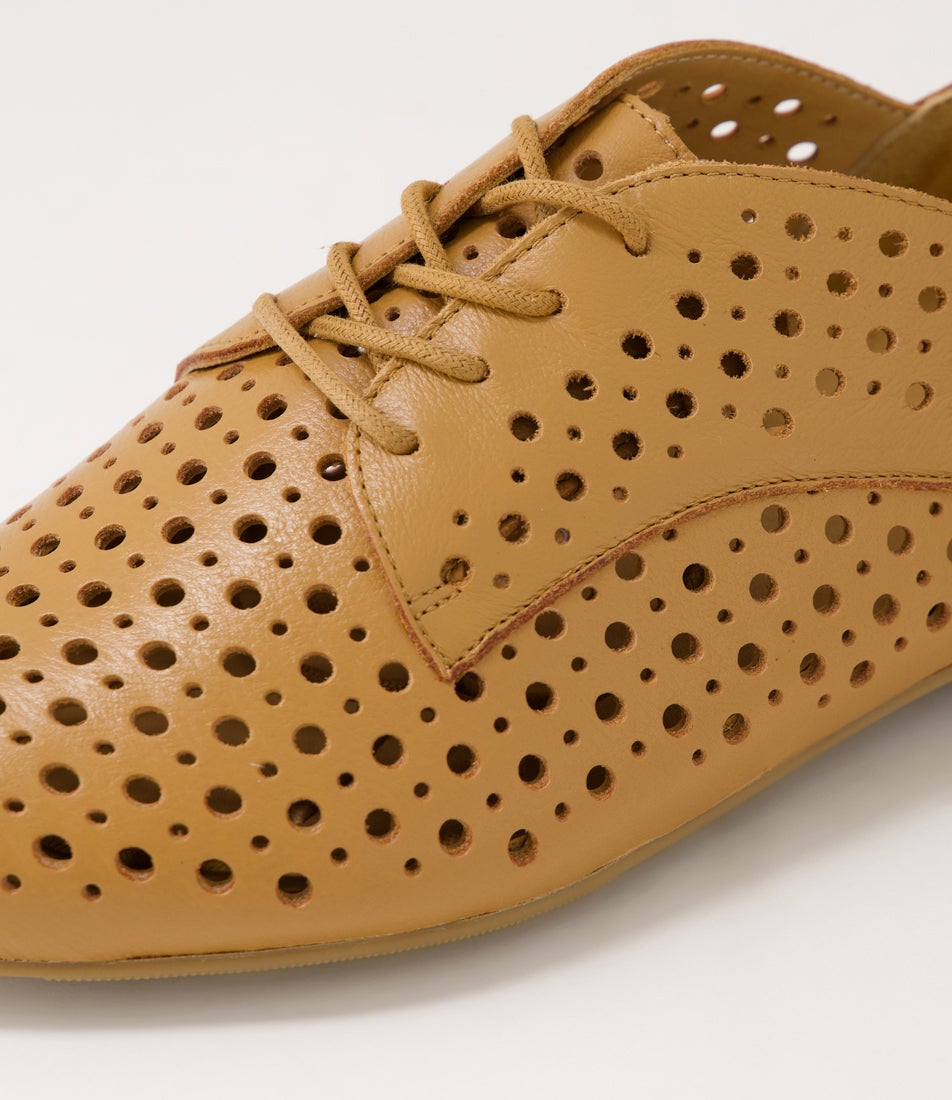 Clarey Xf Tan Leather Lace Up Flats