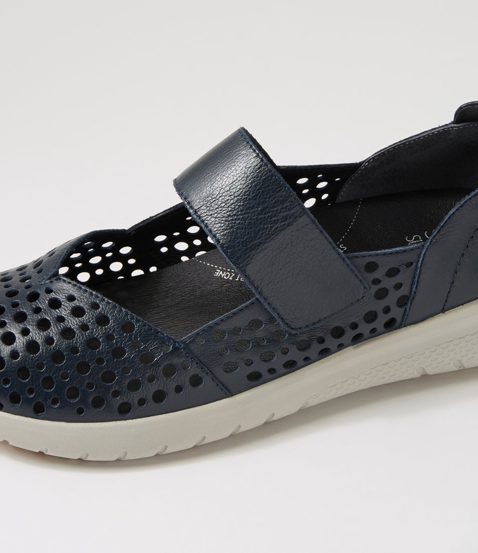 Sindis Xf Navy Leather Flat Shoes